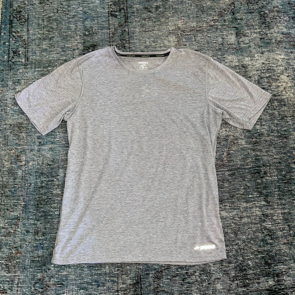 Brooks Running Heather Grey Short Sleeve Shirt ✨Brand New✨